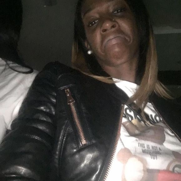 Meet your Posher, Vee - Picture 1 of 1